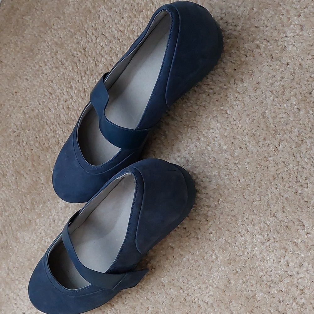 Navy Mary Jane shoes size 41 by Dansko